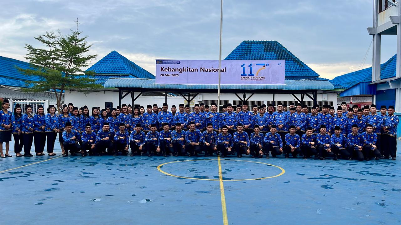 Jajaran Rutan Kelas I Medan Poto Bersama Usai Upacara