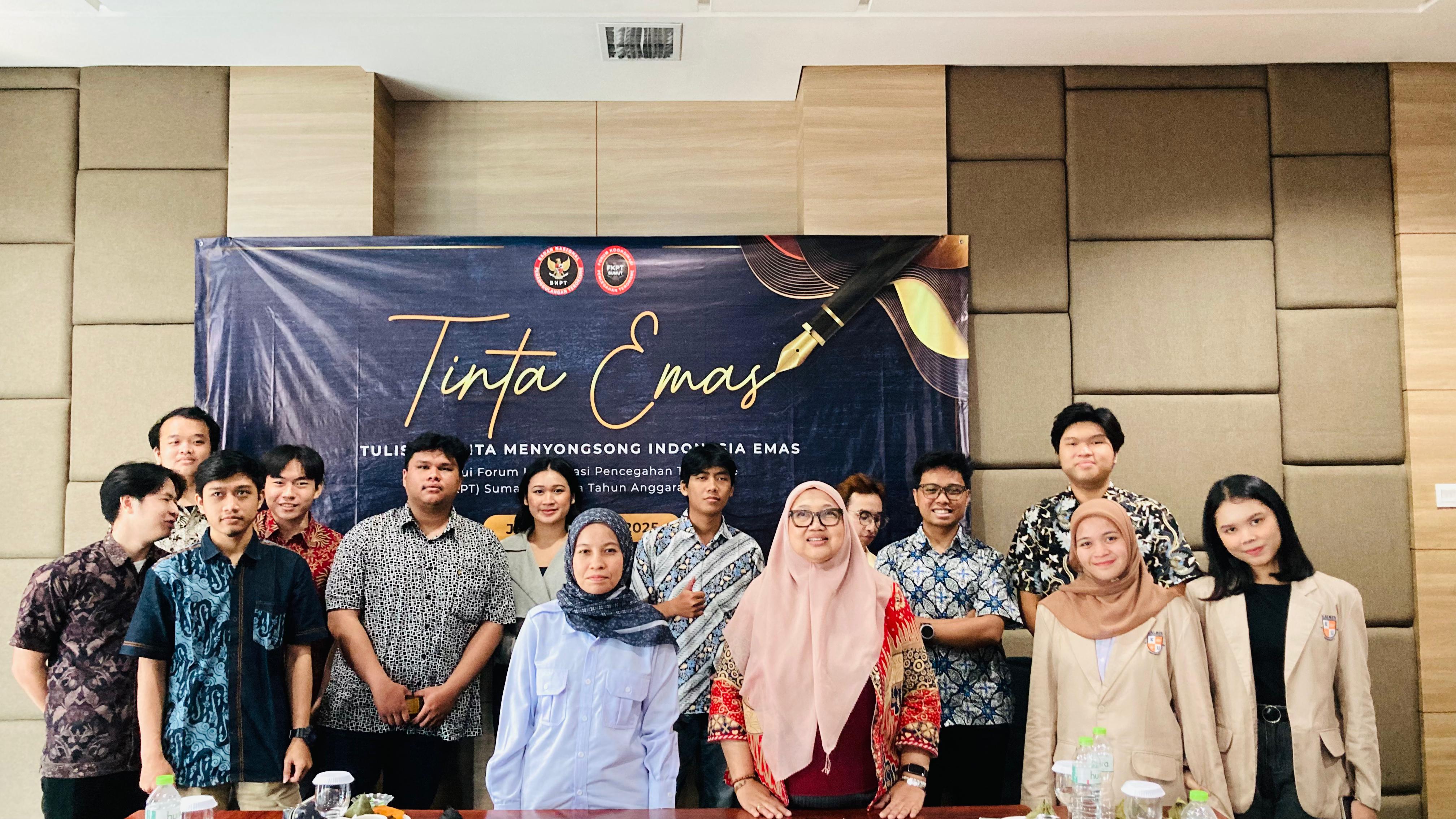 Panitia dan Peserta Poto Bersama Usai Kegiatan.