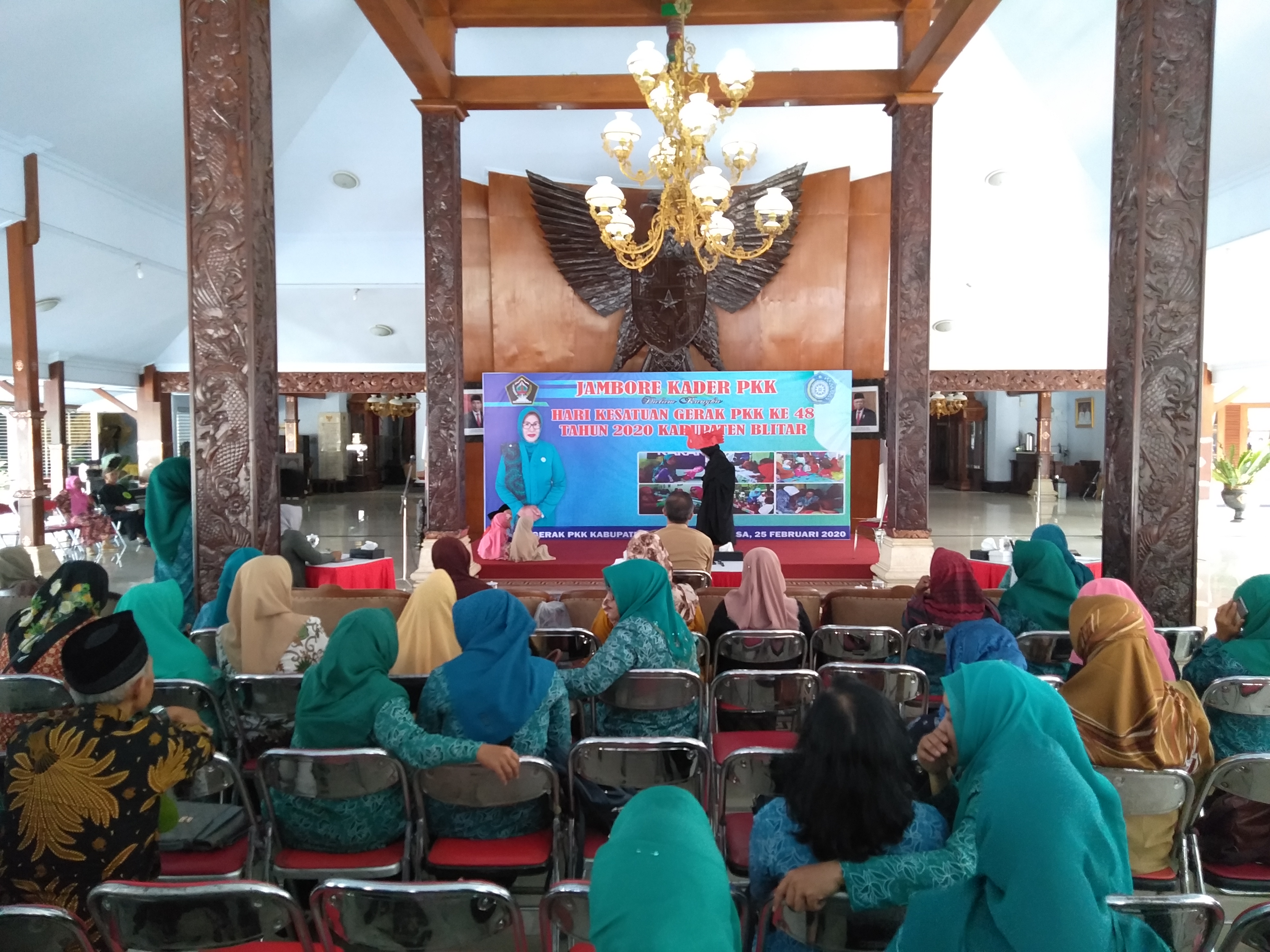 Aksi Peserta Lomba Mendongeng di acara Jambore Kader PKK Kabupaten Blitar 