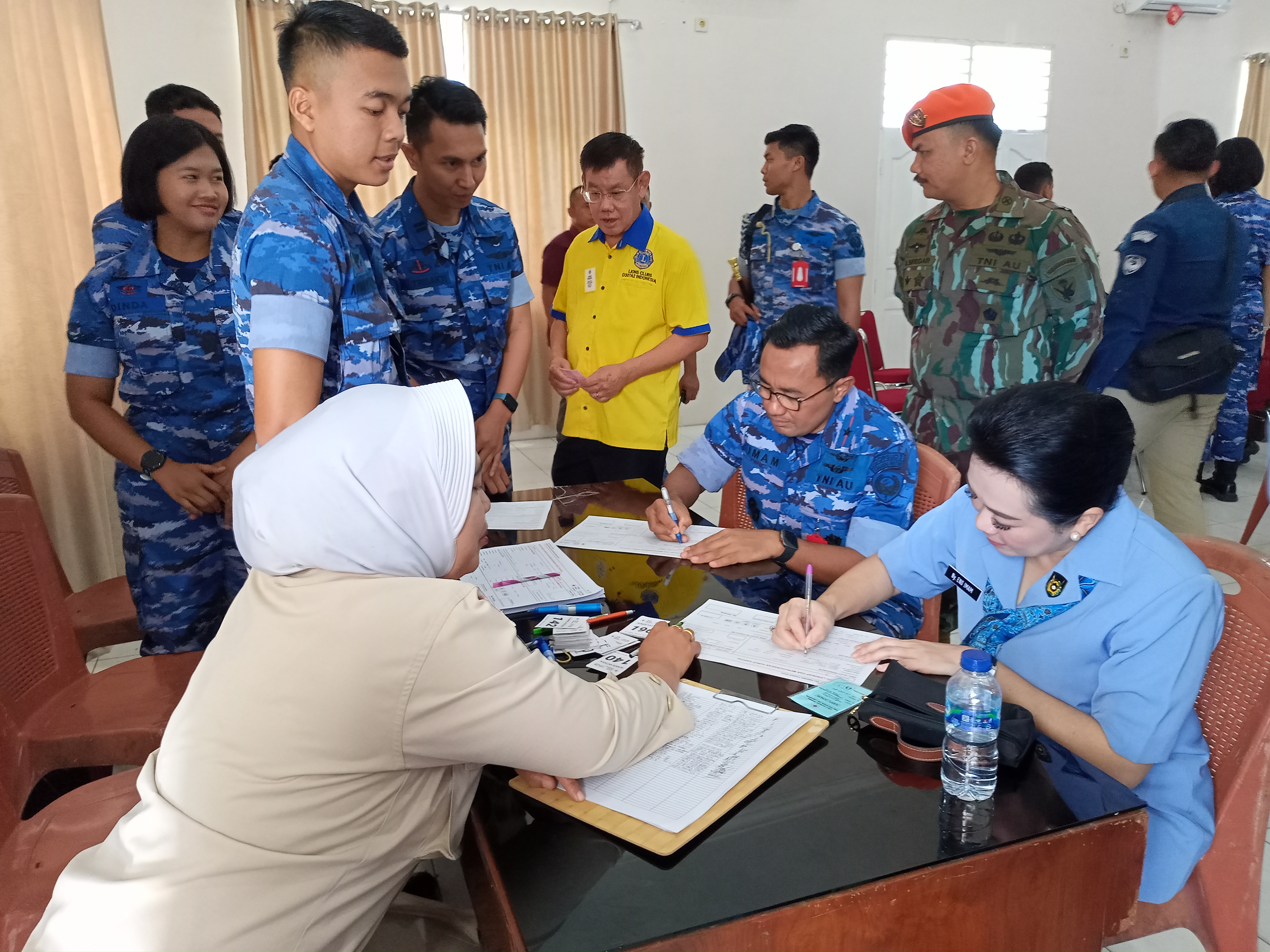 Pemeriksaan Kesehatan di Aula Masteng Lanud Soewondo