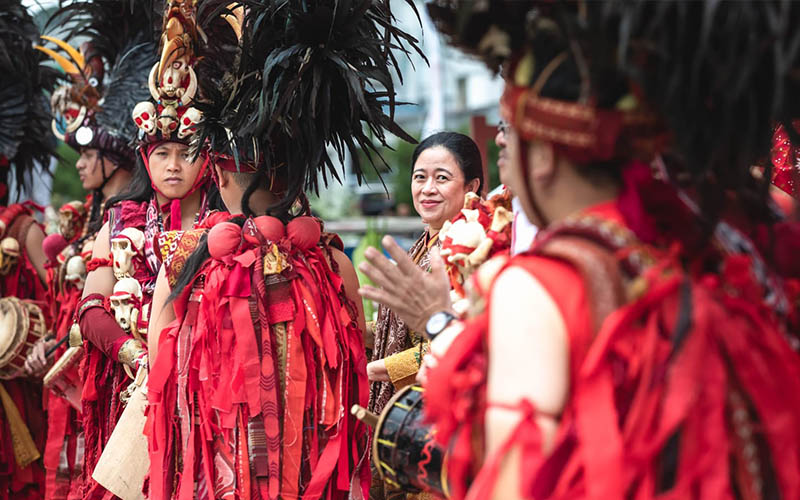 Parade Festival Bunga Tomohon
