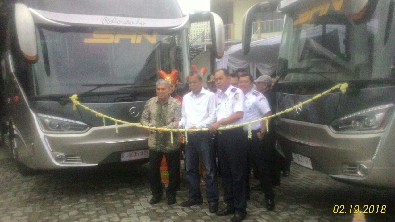Peluncuran Bus