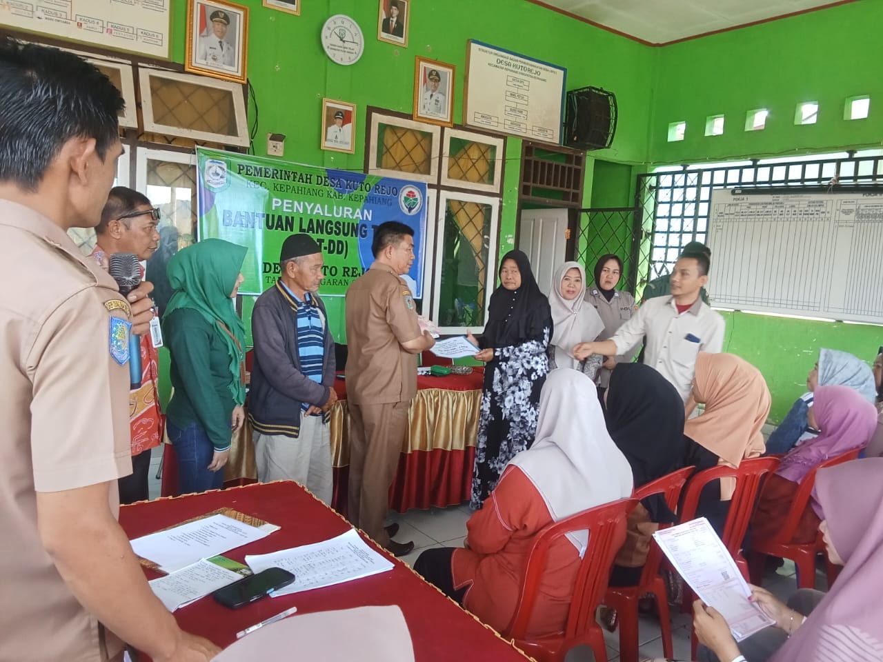 Pemerintah Desa Kuto Rejo Salurkan BLT-DD Tahap Pertama Kepada 24 KPM