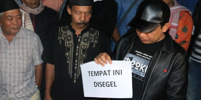 Wakil Walikota Dedy Wahyudi saat penyegelan di Aleksis’X.
