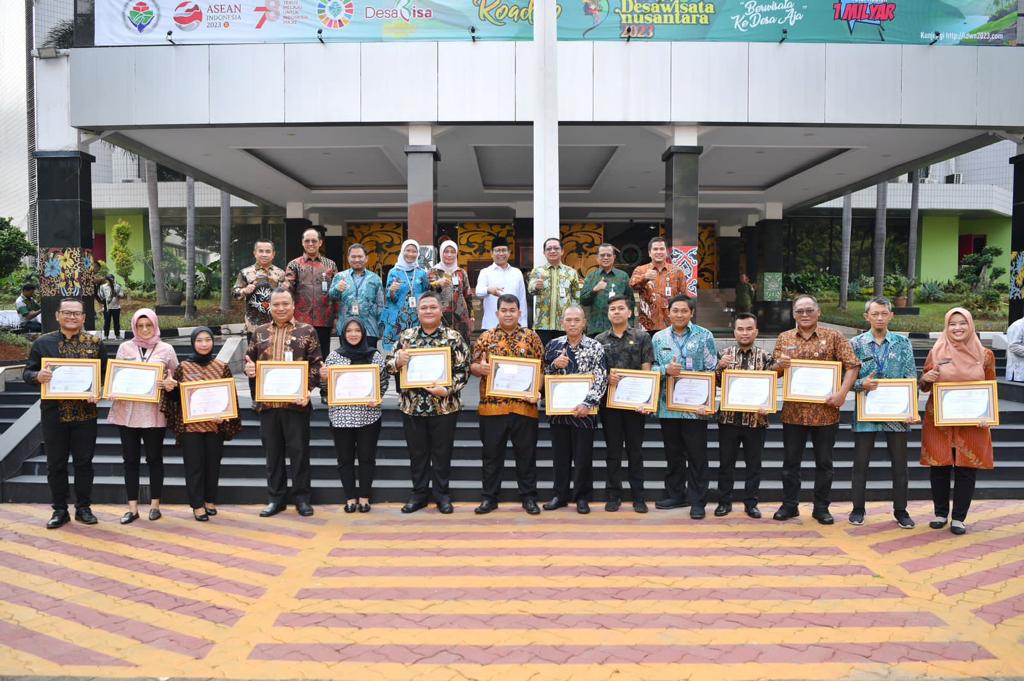 Gus Halim saat memimpin apel pagi di lapangan Kemendes PDTT, Jakarta, Kamis (7/9/2023).