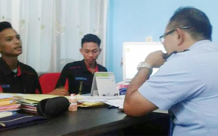 LSM LIPUTAN saat mendatangi Kantor Imigrasi Bengkulu