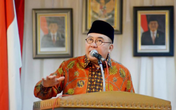 Gubernur Ridwan Mukti, saat mebuka acara Rapat Koordinasi Dinas Perpustakaan dan Kearsipan Provinsi Bengkulu, di salah satu hotel kota Bengkulu, Selasa (2/3).