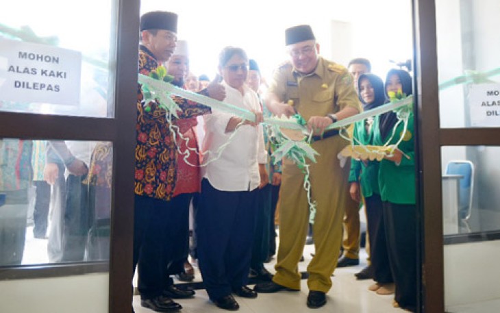 Gubernur Ridwan Mukti saat Peresmian Pemakaian Rusunawa UMB dan Penandatanganan Nota Kesepahaman antara Gubernur dan para Rektor tentang Pendidikan Pengajaran Penelitian dan Pengabdian pada Masyarakat serta Pembangunan Daerah, Selasa (02/05).