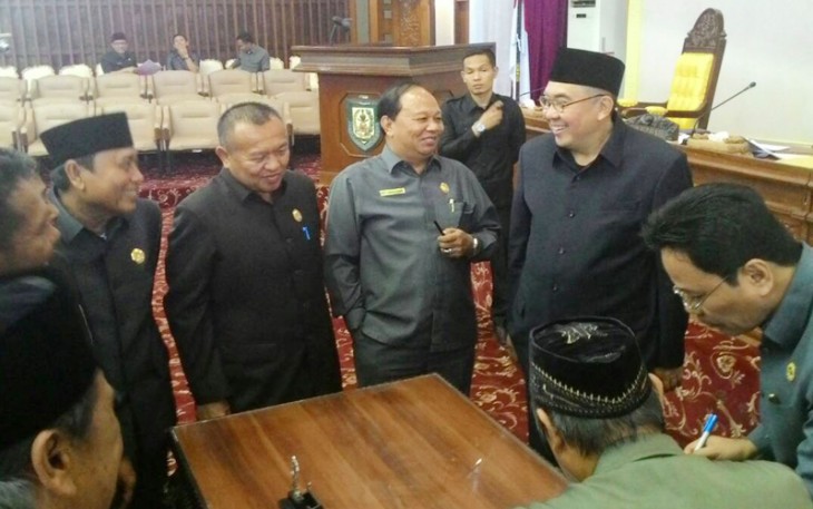 Pengesahan Tiga Raperda