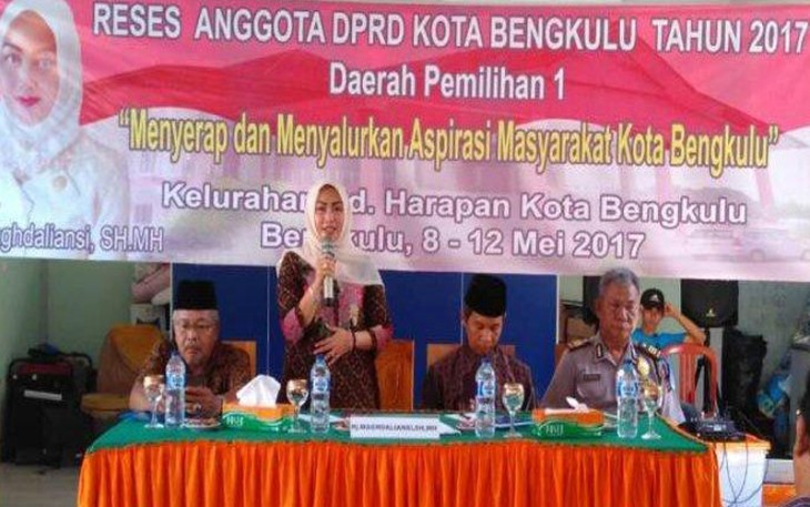 Anggota DPRD Kota Bengkulu, Dapil I, Maghdaliansi menggelar reses di Kelurahan Padang Harapan Kecamatan Gading Cempaka Kota Bengkulu