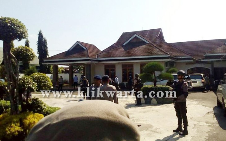 Rekonstruksi OTT KPK di Kediaman RM, Rabu (02/08/2017)