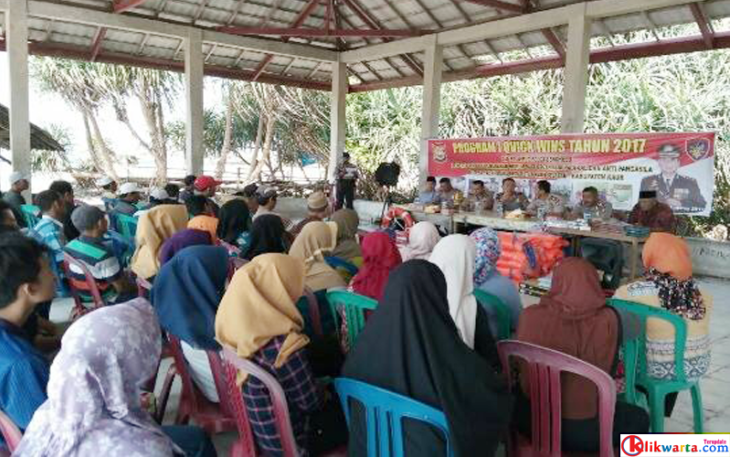 Dit Polairud Polda Bengkulu Laksanakan Sosialisasi Radikalisme dan Anti Pancasila di TPI Pasar Lama, Rabu (16/08/2017).