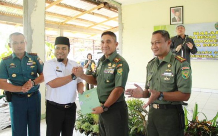 Walikota Bengkulu Helmi Hasan saat Halal bi Halal keluarga besar Kodim 0407 Kota Bengkulu