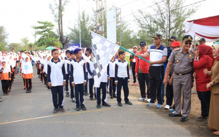 Pemkot Bengkulu menggelar   bermacam lomba. Salah satunya, lomba gerak jalan di Sport Center, Pantai Panjang, Selasa (15/08/2017)