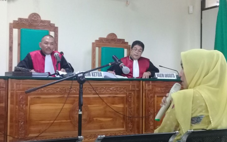 Lily Martiani Maddari saat bersaksi di sidang Jhoni Wijaya kuasa Direktur PT SMS wilayah Provinsi Bengkulu, Selasa (03/09/2017)