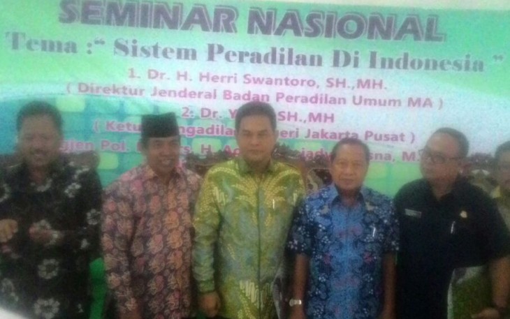 Foto bersama usai seminar
