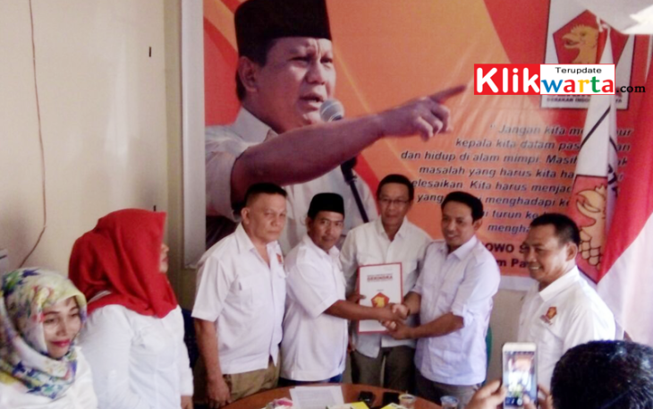 DPC Partai Gerindra Kota Bengkulu saat menyampaikan rekomendasi dukungan kepada Helmi Hasan-Dedi Wahyudi. 