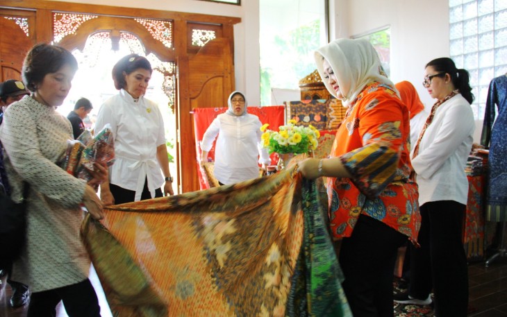 Anggota OASE Kabinet Kerja Bidang Sosial Budaya Ridho Ekasari Idrus