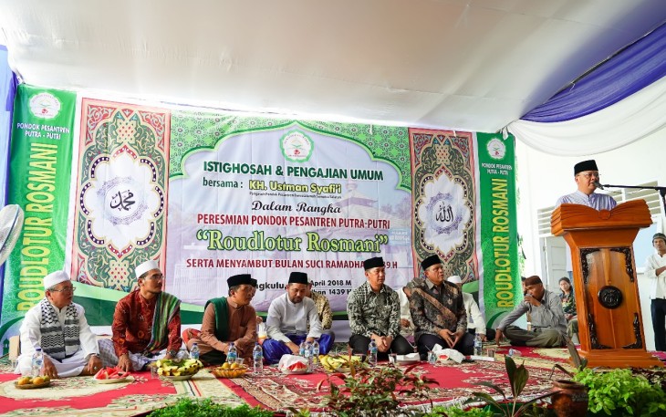 Atas nama pemerintah, Rohidin Mersyah mengapresiasi pendirian Pondok Pesantren di Jalan Kramat Kelurahan Betungan Selebar Kota Bengkulu tersebut.