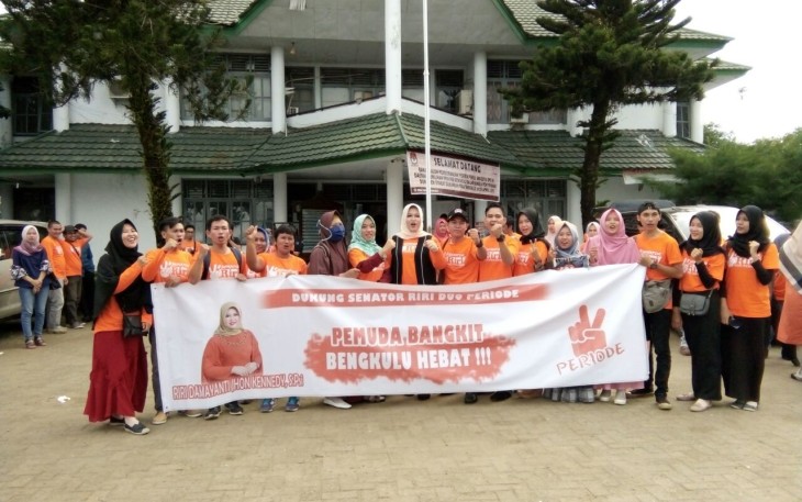 Riri Damayanti Dan Pendukungnya 