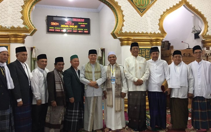 Plt Gubernur Bengkulu Rohidin Mersyah Foto bersama usai salat Id