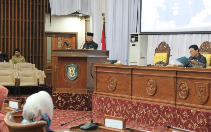 Plt Gubernur Bengkulu Dr. H. Rohidin Mersyah, MMA menghadiri Rapat Paripurna DPRD Provinsi Bengkulu yang ke –VI masa persidangan ke –II tahun sidang 2018.