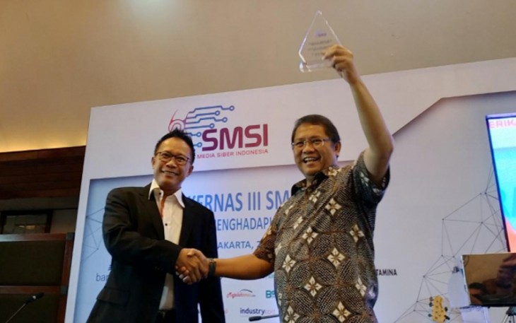 Menteri Komunikasi dan Informatika RI bersama Ketua Umum SMSI Auri Jaya usai membuka Rakernas III SMSI di Hotel Sari Pasifik Jakarta