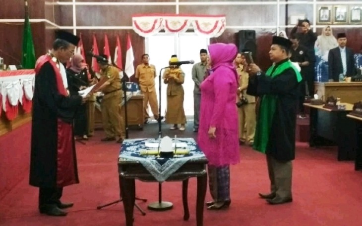 Pengambilan Sumpah Jabatan  Baidari Citra Dewi Sebagai Ketua DPRD Kota 