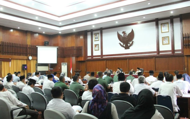 Rapat perencanaan Pembentukan Panitia Penyelenggaraan Hari Ulang Tahun Kemerdekaan.