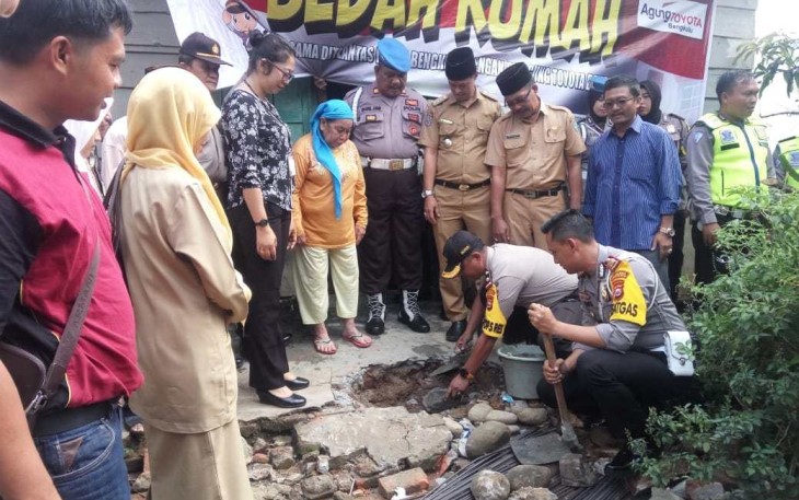Polres Bengkulu lakukan bedah rumah milik Nurbayah