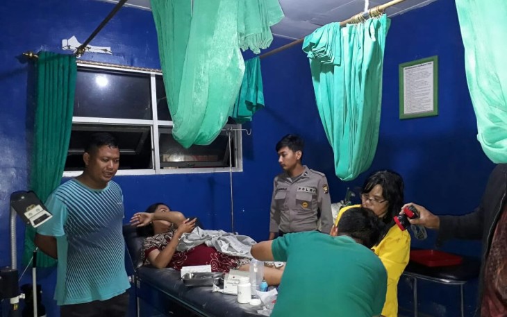 Korban saat dilarikan ke Puskesmas terdekat