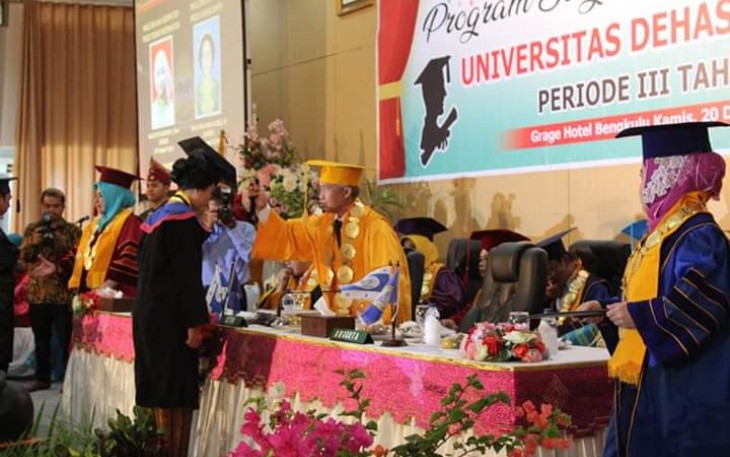 Wisuda Universitas Dehasen Bengkulu Periode III Tahun 2018