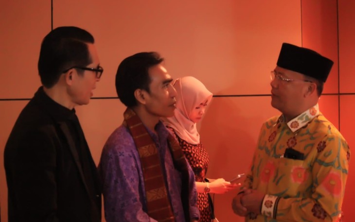 Plt Gubernur Benglulu bersama Ketua Pusat Pengembangan Perfilman Indonesia, Maman Wijaya, didampingi salah satu produser film tanah air, Evrizon Yulis.