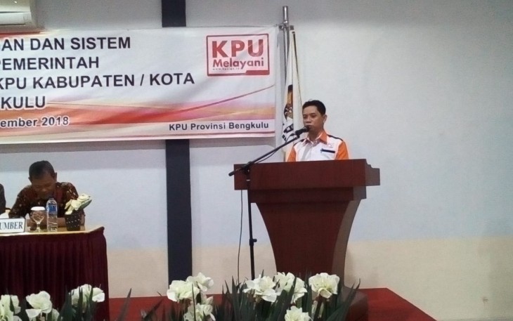 Ketua KPU Provinsi Bengkulu saat memberikan sambutan