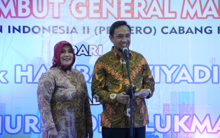 GM PT Pelindo II Bengkulu yang baru Nurkholis Lukman beserta istri.