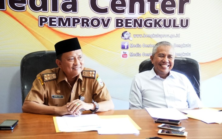 Asisten I Setda Provinsi Bengkulu Hamka Sabri melakukan Konferensi Pers terkait Lelang Terbuka Eselon II di lingkungan pemprov Bengkulu