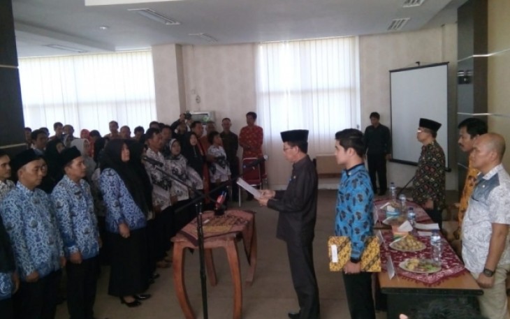 Pelantikan dan pengambilan sumpah pejabat fungsional dilingkungan Pemkab Kaur, Kamis (14/02/2019).
