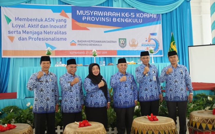 Sekda Provinsi Bengkulu Nopian Andusti Menghadiri sekaligus membuka Acara Musyawarah Korpri ke - 5 Provinsi Bengkulu.