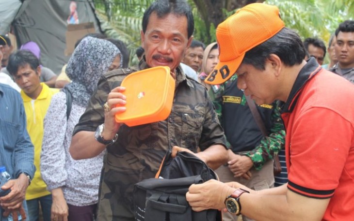 Bupati Bengkulu Tengah Ferry Ramli Salurkan Bantuan Di Desa Genting Kecamatan Bang Haji Kabupaten Bengkulu Tengah 