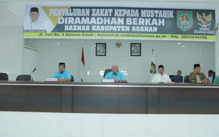 Penyaluran zakat kepada mustahik "Di Ramadhan Berkah" Baznas Kabupaten Asahan di Aula Melati, kantor Bupati Asahan