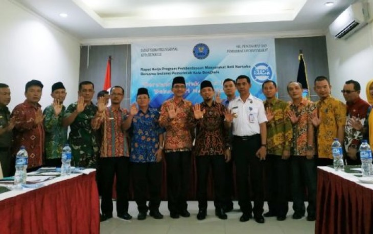 Wakil Wali Kota Bengkulu Dedy Wahyudi Foto Bersama 