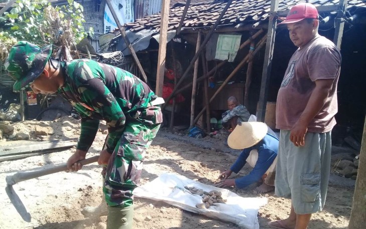 Selalu Ingatkan Faktor Keamanan Saat Bekerja di Lokasi TMMD
