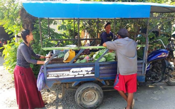 Kosim Pedagang Keliling satu dari banyak pedagang di Desa Jatimulya