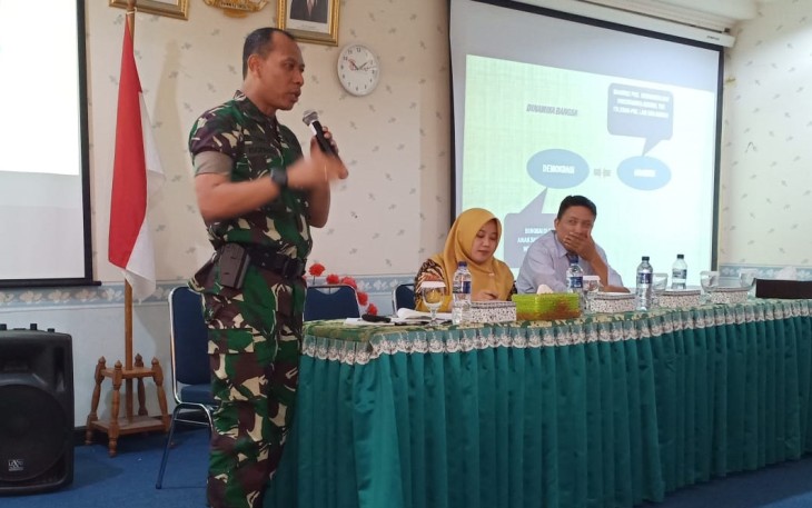 Pihak Koramil 08/Jakarta Timur saat memberikan Pemahaman dihadapan siswa siswi SMA 44 Malaka Jaktim