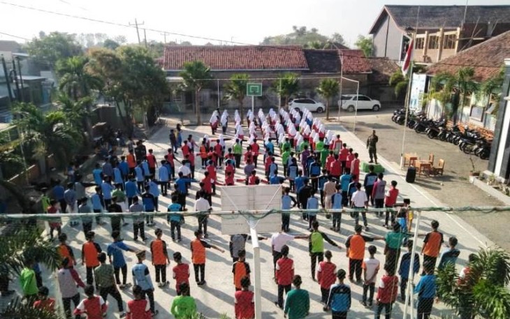 Ratusan Pelajar SMK Maarif NU Suradadi Ikuti Pembekalan Wawasan Kebangsaan Satgas TMMD Tegal