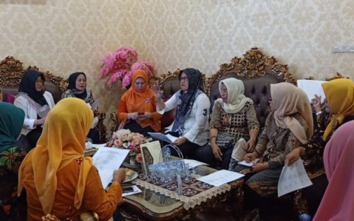 Ketua GOW Kota Bengkulu Dian Fitriani Dan Anggota GOW 