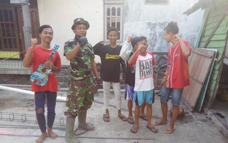 Satgas TMMD Arahkan Kelompok Anak Jalanan Untuk Berkarya 
