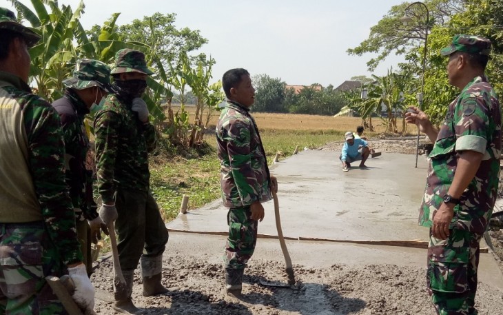 Berharap TNI Menjadi Tauladan Saat Bekerja di Lokasi TMMD