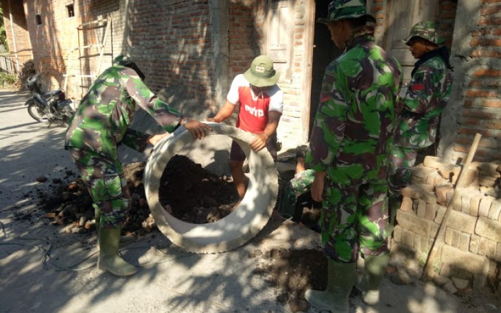Juwariah Senang Dibuatkan Jamban oleh TNI Kodim Klaten Yang Sedang TMMD