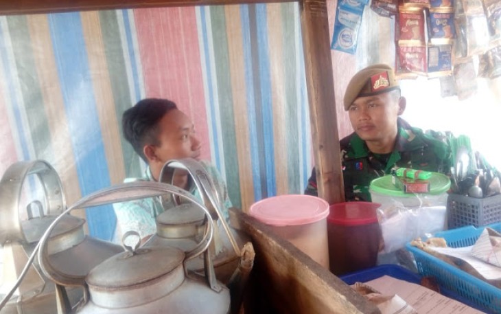 Minum Kopi Kebiasaan Prajurit Satgas TMMD Reg 105 Di Pagi Hari